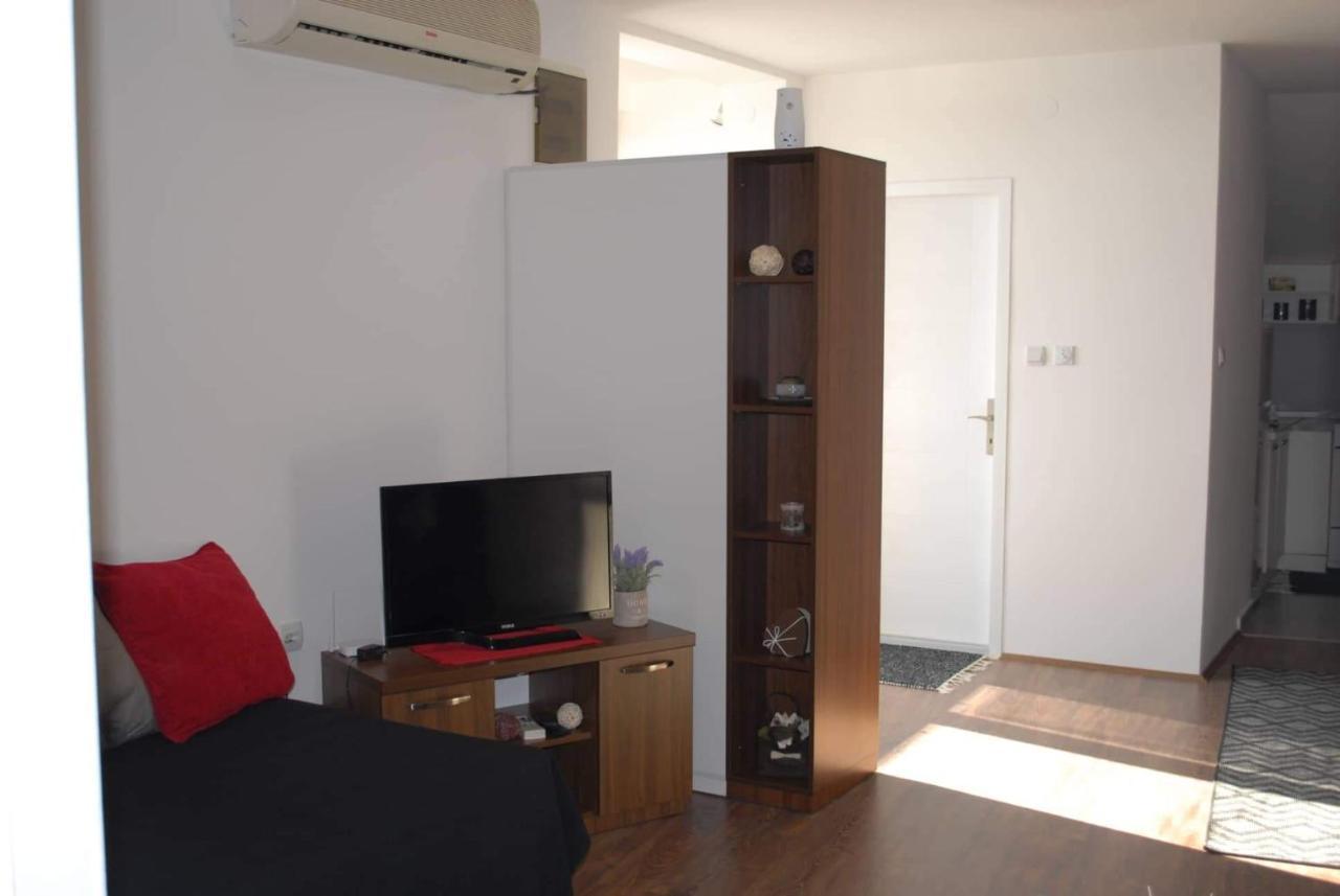 Stan Na Dan - Apartman Djordjevic Вране Экстерьер фото
